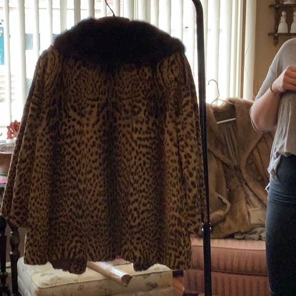 Leopard print fur coat - Picture 2 of 4